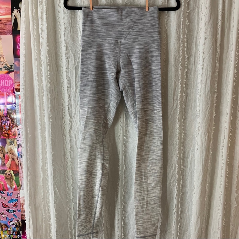 Lululemon wonder unders - Picture 2 of 3